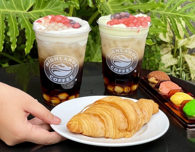 Một vài món nước và bánh tại chuỗi cà phê lớn nhất cả nước. Ảnh: Highlands Coffee